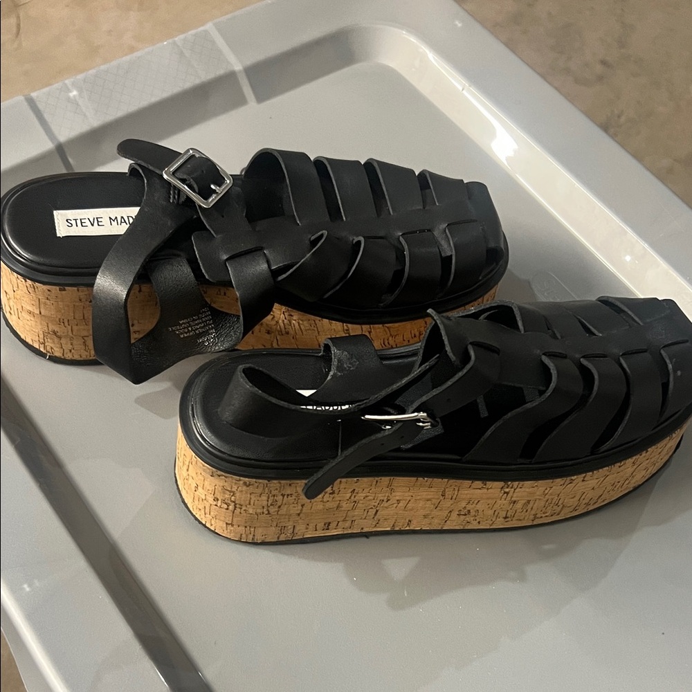 Steve Madden Black and Tan Platform Sandals